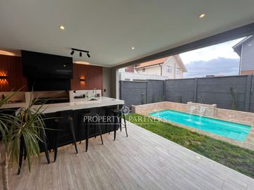 Hermosa casa con quincho y piscina