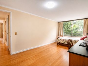 EN VENTA - 170m2 totales 4 dorm.