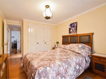 EN VENTA - 170m2 totales 4 dorm.
