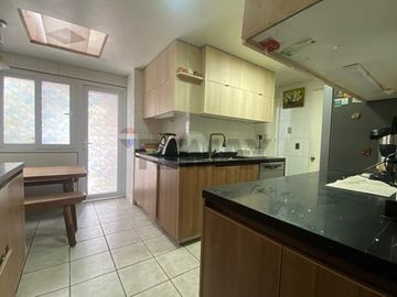 Arriendo Casa 5D/5B en condominio, Peñalolén