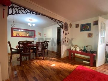 Arriendo Casa 5D/5B en condominio, Peñalolén