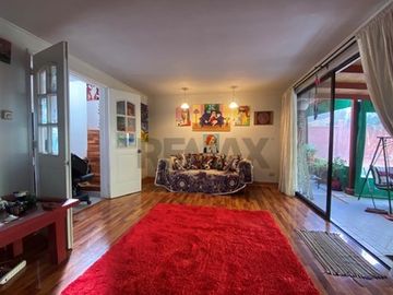 Arriendo Casa 5D/5B en condominio, Peñalolén