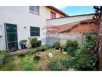 Casa de 2 Pisos en San Joaquín - Renovada