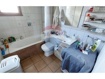 Casa de 2 Pisos en San Joaquín - Renovada