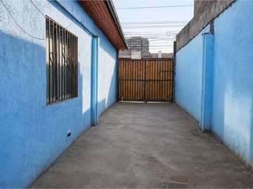 Casa con gran terreno 706 m2 en La Cisterna