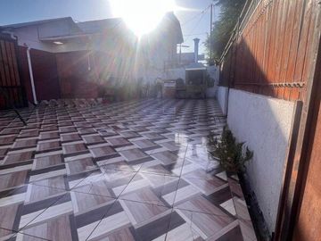 Se vende casa en Quemchi, Estación Central