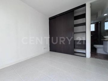 Venta de Apartamento en 6to Piso con Ascensor y Balcón – El Caney