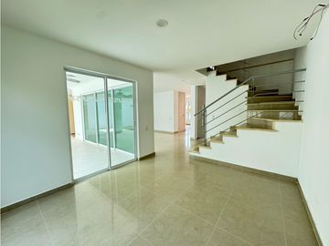 SE VENDE ESPECTACULAR CASA EN ZONA DE LA CASTELLANA BARRANQUILLA