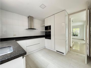 SE VENDE ESPECTACULAR CASA EN ZONA DE LA CASTELLANA BARRANQUILLA