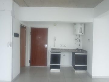 VENTA / ALQUILER Oficina en Flores - Muy luminoso