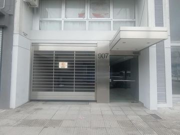VENTA / ALQUILER Oficina en Flores - Muy luminoso