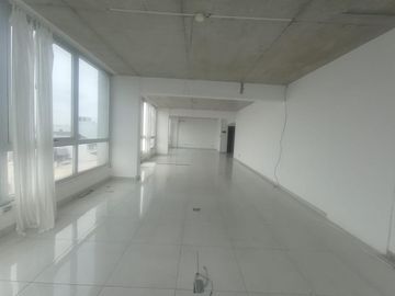 VENTA / ALQUILER Oficina en Flores - Muy luminoso