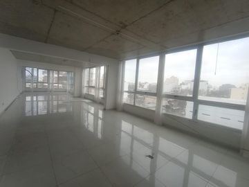 VENTA / ALQUILER Oficina en Flores - Muy luminoso