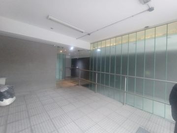 VENTA / ALQUILER Oficina en Flores - Muy luminoso