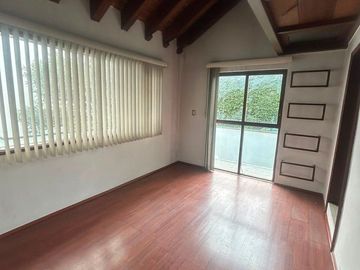 Casa con Recámara en PB, en Renta en Los Álamos, Naucalpan