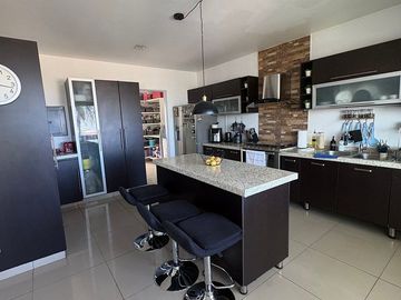 Se vende casa en  condominio bosque de Versalles colinas del bosque 3