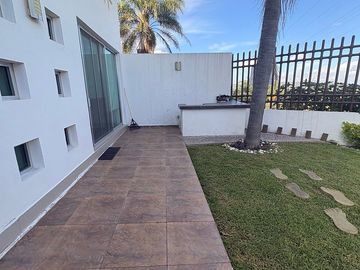 Se vende casa en  condominio bosque de Versalles colinas del bosque 3