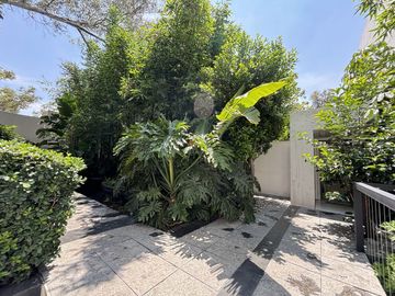 CASA EN BOSQUES DE LAS LOMAS OPORTUNIDAD ACABADOS AAA