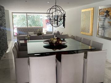 CASA CON SEGURIDAD EN BOSQUES DE LA HERRADURA