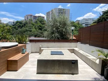 CASA CON SEGURIDAD EN BOSQUES DE LA HERRADURA