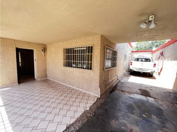 ¡CASA  CON POTENCIAL PARA USO COMERCIAL! | COL. MARGARITAS