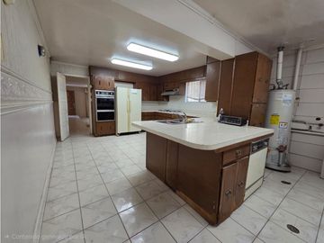 ¡CASA  CON POTENCIAL PARA USO COMERCIAL! | COL. MARGARITAS