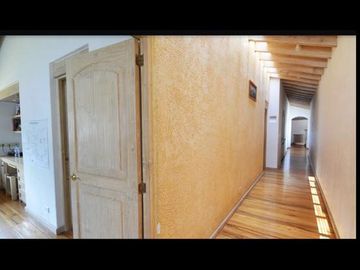 RESIDENCIA ESPECTACULAR, EN FRACCIONAMIENTO TLALPUENTE, CON JARDÍN!!