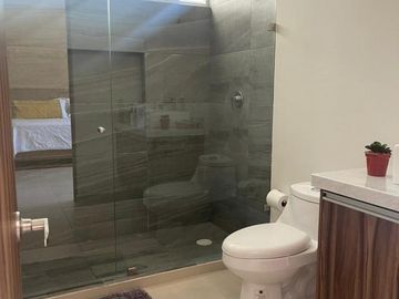 CASA EN VENTA AL NORTE EN PORTA VITTA RESIDENCIAL A UN PASO DE LA CLINICA 3