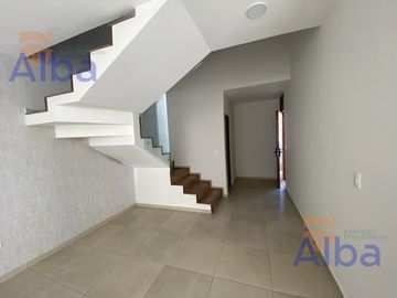 CASA EN VENTA AL NORTE EN PORTA VITTA RESIDENCIAL A UN PASO DE LA CLINICA 3