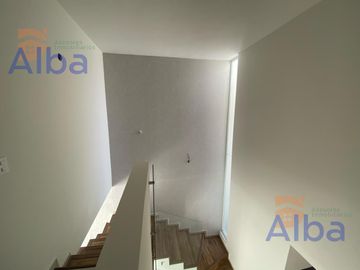 CASA EN VENTA AL NORTE EN PORTA VITTA RESIDENCIAL A UN PASO DE LA CLINICA 3