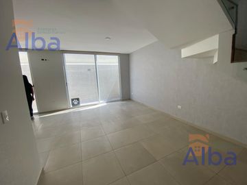 CASA EN VENTA AL NORTE EN PORTA VITTA RESIDENCIAL A UN PASO DE LA CLINICA 3