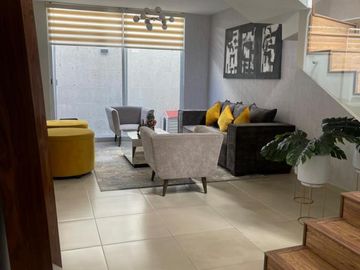 CASA EN VENTA AL NORTE EN PORTA VITTA RESIDENCIAL A UN PASO DE LA CLINICA 3