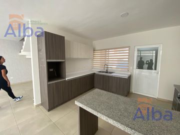 CASA EN VENTA AL NORTE EN PORTA VITTA RESIDENCIAL A UN PASO DE LA CLINICA 3