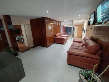 CASA CON USO DE SUELO PARA OFICINAS EN LETRAN VALLE, CON ROOF GARDEN!