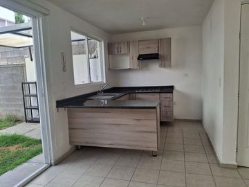 RENTA DE CASA DE 2 RECAMARAS EN PASEOS DEL BOSQUE