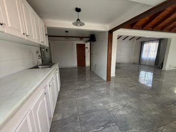 CASA CON EXCELENTE DISTRIBUCION Y MUY COMODA