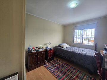 VENDO CASA EN MAIPÚ CENTRO 4H 2B 1E