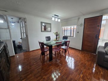 VENDO CASA EN MAIPÚ CENTRO 4H 2B 1E