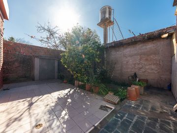 VENTA CASA 5 AMBIENTES EN MALVINAS ARGENTINAS.