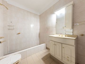 VENTA CASA 5 AMBIENTES EN MALVINAS ARGENTINAS.