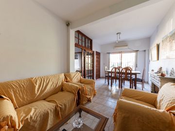 VENTA CASA 5 AMBIENTES EN MALVINAS ARGENTINAS.