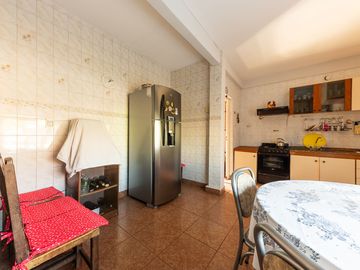 VENTA CASA 5 AMBIENTES EN MALVINAS ARGENTINAS.