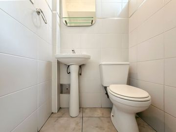 DPTO 6 AMBIENTES VENTA REMODELADO COCHERA CIUDAD