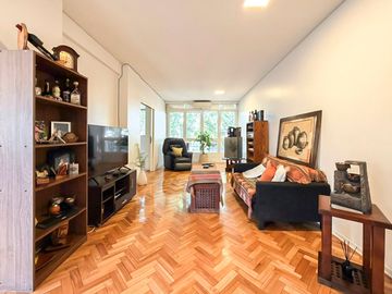 DPTO 6 AMBIENTES VENTA REMODELADO COCHERA CIUDAD
