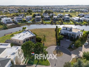 LOTE FONDO LAGUNA TERRALAGOS CANNING BARRIO PLAYA