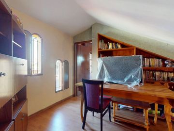 CASA 4 AMB EN VENTA EN BALLESTER C/ PILETA GARAGE