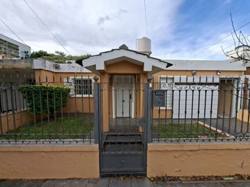 VENTA CASA 2 DORMITORIOS CON PILETA B PANAMERICANO