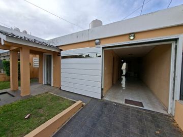 VENTA CASA 2 DORMITORIOS CON PILETA B PANAMERICANO