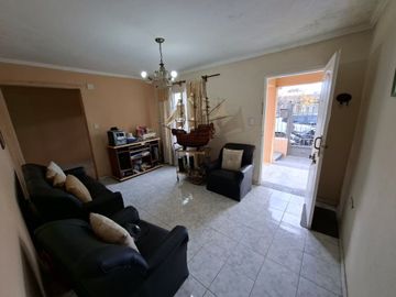 VENTA CASA 2 DORMITORIOS CON PILETA B PANAMERICANO