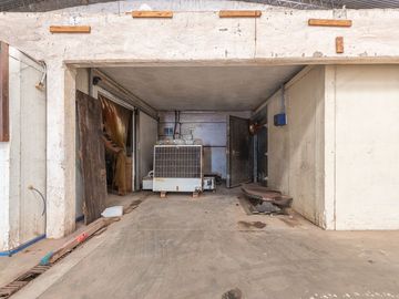 ALQUILER GALPON MORENO FRENTE UNIVERS LOTE 850M2